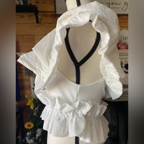 NWOT Zara White Ribbed tank with Eyelet Lace Off shoulder Size M Crop - Picture 7 of 9